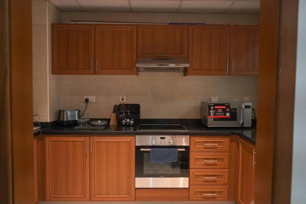 Serenity View: Modern 1BR in Dubai Marina Exterior photo