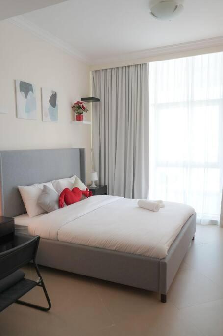 Serenity View: Modern 1BR in Dubai Marina Exterior photo