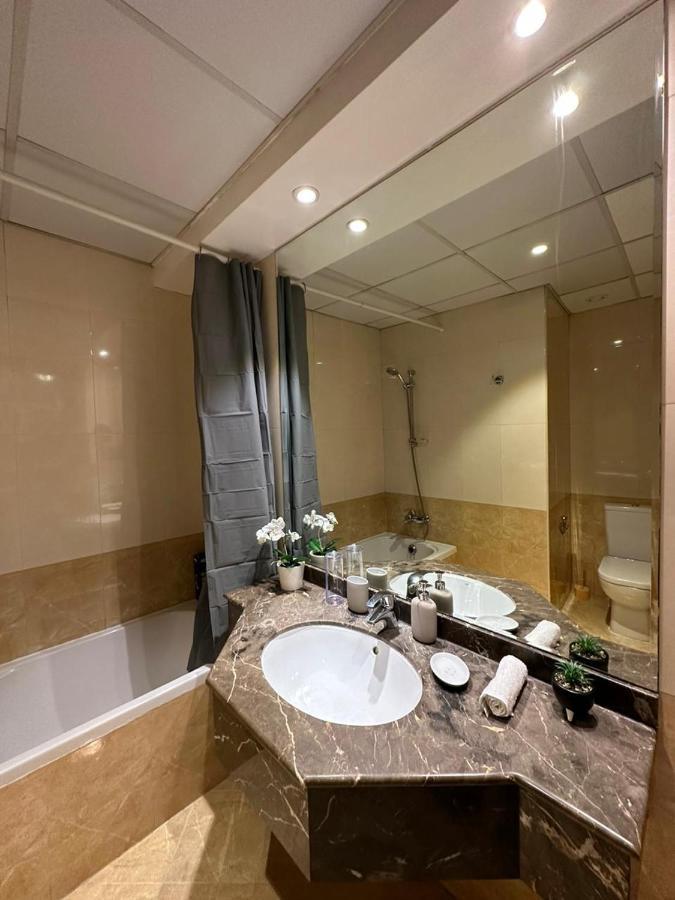 Serenity View: Modern 1BR in Dubai Marina Exterior photo